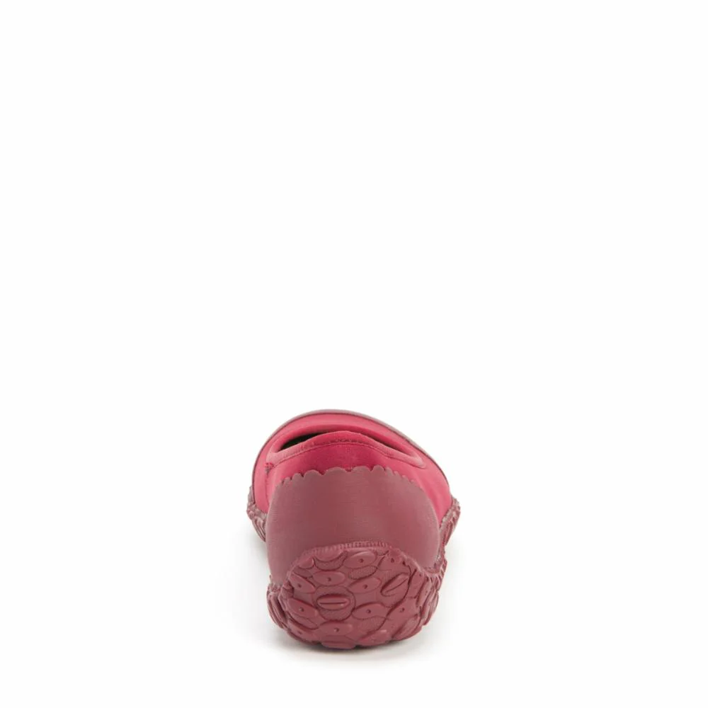Muck Footwear Women MUCKSTER II FLAT BERRY/VEGGIE PRINT - Image 7