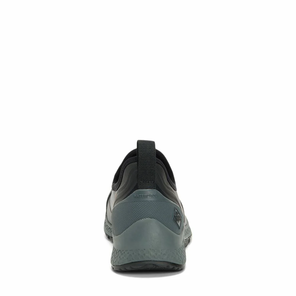 Muck Footwear Women OUTSCAPE SLIP ON BLACK/GREY - Image 8